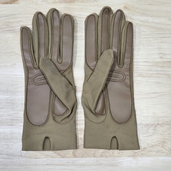 Women's Sheer Energy Gloves By Leggs One Size Stretch Fit Beige Tan - Picture 4 of 8